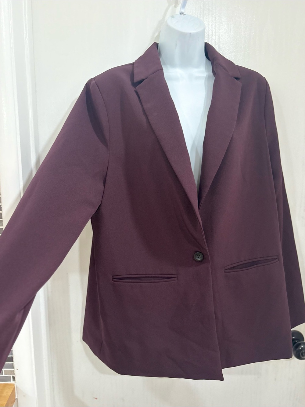 Old Navy Women's Single-Button Blazer in Plum Wine